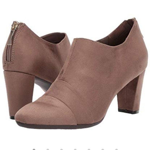 AEROSOLES Shoes - NEW A2 by Aerosoles 6th Avenue bootie taupe 6W